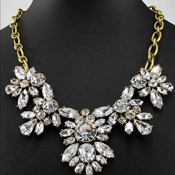 J crew Inspired Beautiful new sparkling ✨ crystal drop bib necklace ✨ - Picture 2 of 2